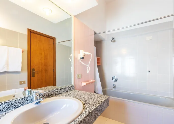 Miramare Szálloda 3*